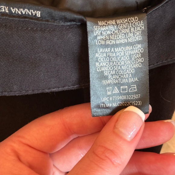 Banana Republic Black Cropped Straight-Leg Pants - Size 14 - Picture 7 of 9